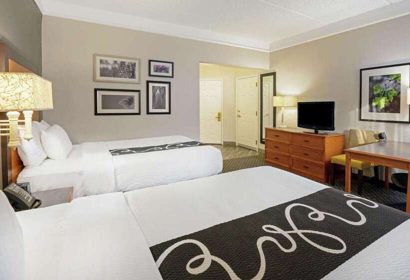 هتل La Quinta By Wyndham Houston West Park 10