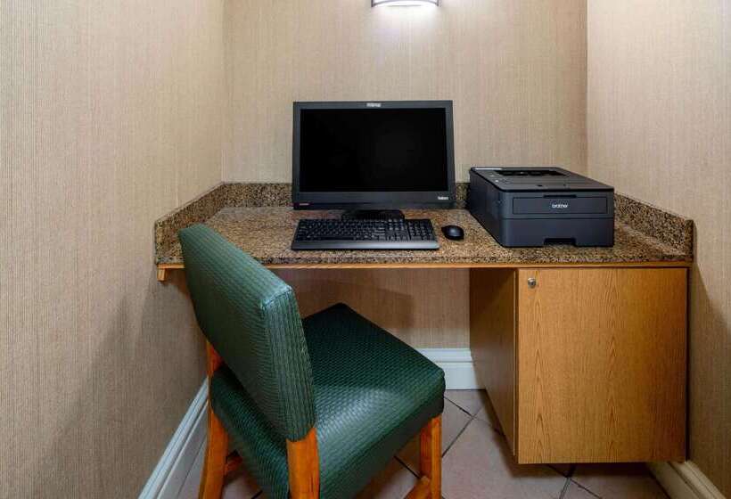 فندق La Quinta Inn & Suites By Wyndham Irvine Spectrum