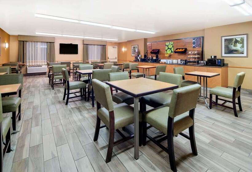 فندق La Quinta Inn & Suites By Wyndham Irvine Spectrum