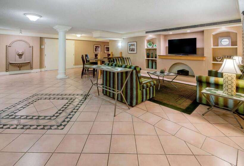 فندق La Quinta Inn & Suites By Wyndham Irvine Spectrum