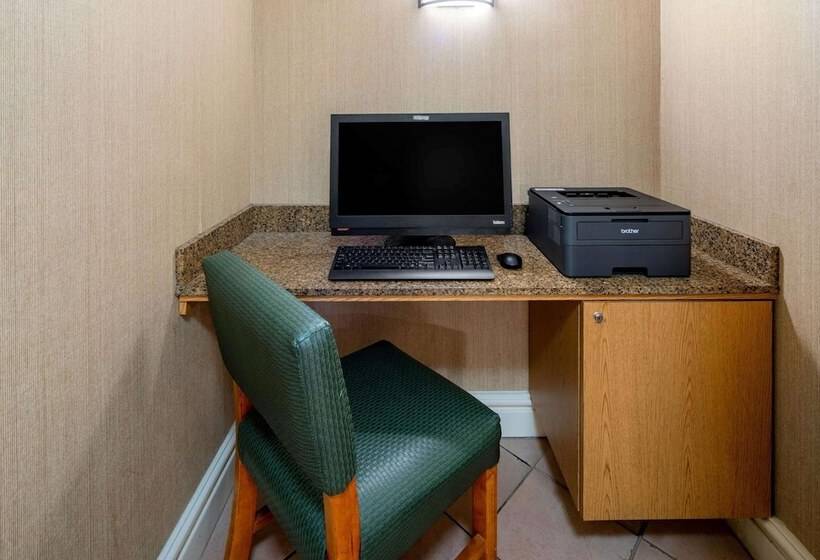 فندق La Quinta Inn & Suites By Wyndham Irvine Spectrum