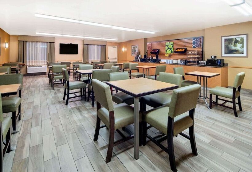 فندق La Quinta Inn & Suites By Wyndham Irvine Spectrum