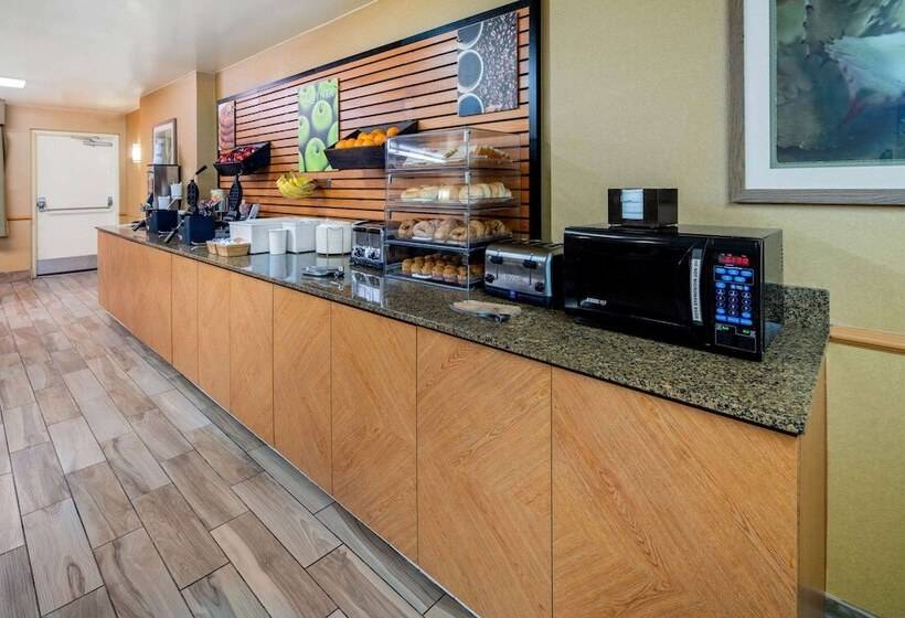 فندق La Quinta Inn & Suites By Wyndham Irvine Spectrum