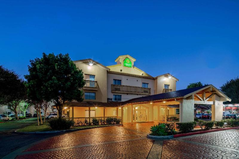 هتل La Quinta Inn & Suites By Wyndham Irvine Spectrum