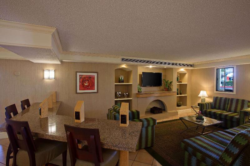 فندق La Quinta Inn & Suites By Wyndham Irvine Spectrum