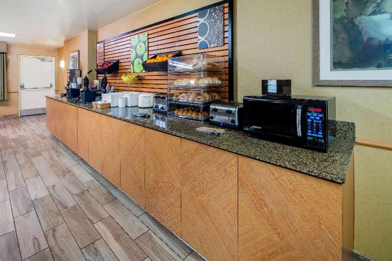 هتل La Quinta Inn & Suites By Wyndham Irvine Spectrum