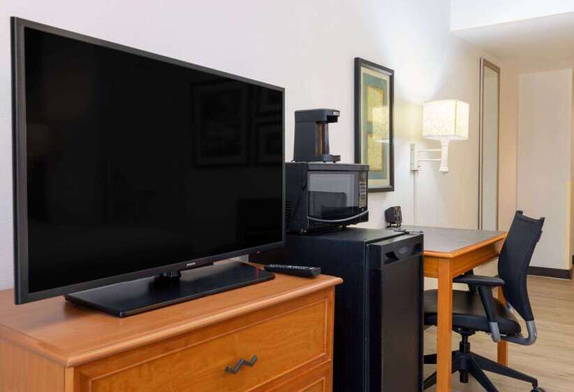 فندق La Quinta Inn & Suites By Wyndham Kingsport Tricities Airport