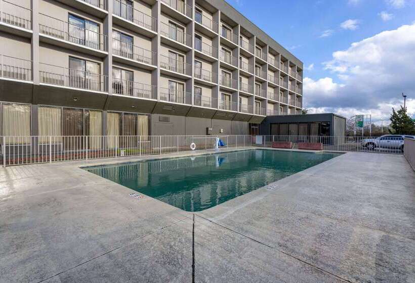 בית מלון כפרי La Quinta Inn & Suites By Wyndham Kingsport Tricities Airport