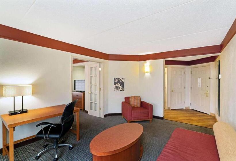 酒店 La Quinta By Wyndham Memphis Primacy Parkway