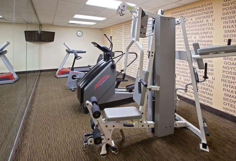 هتل La Quinta By Wyndham Nashville Airport/opryland