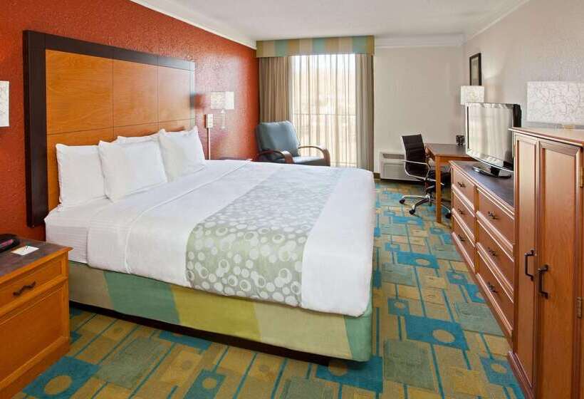 هتل La Quinta By Wyndham Nashville Airport/opryland