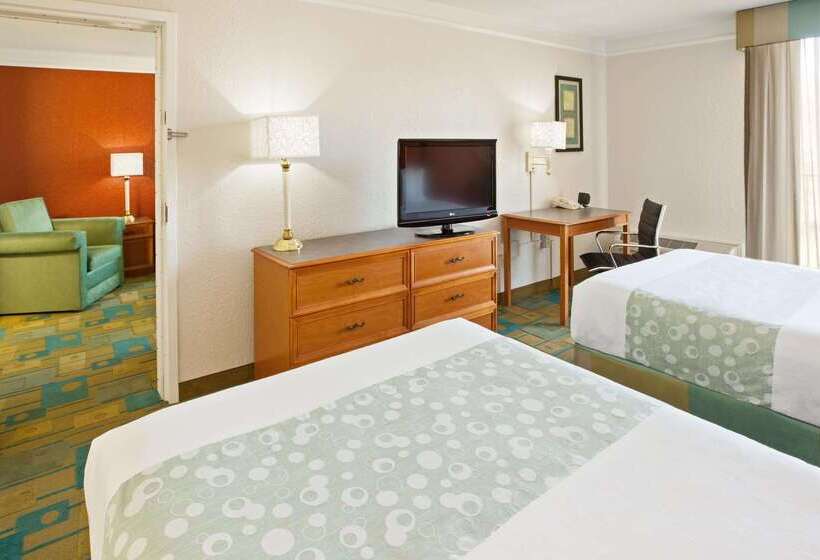 هتل La Quinta By Wyndham Nashville Airport/opryland