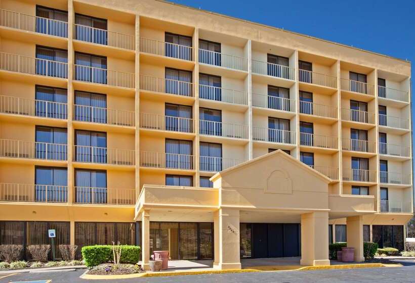 هتل La Quinta By Wyndham Nashville Airport/opryland