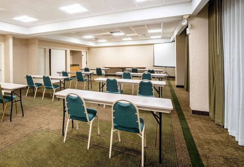 هتل La Quinta By Wyndham Nashville Airport/opryland