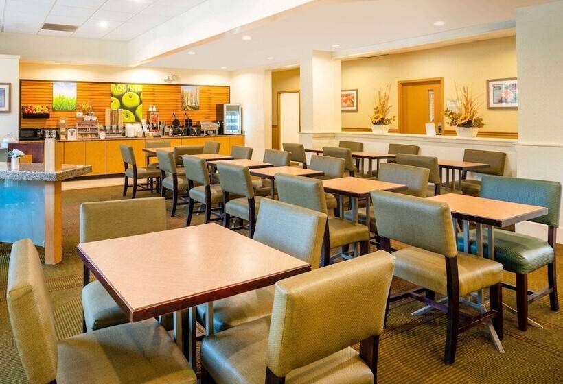 هتل La Quinta By Wyndham Nashville Airport/opryland