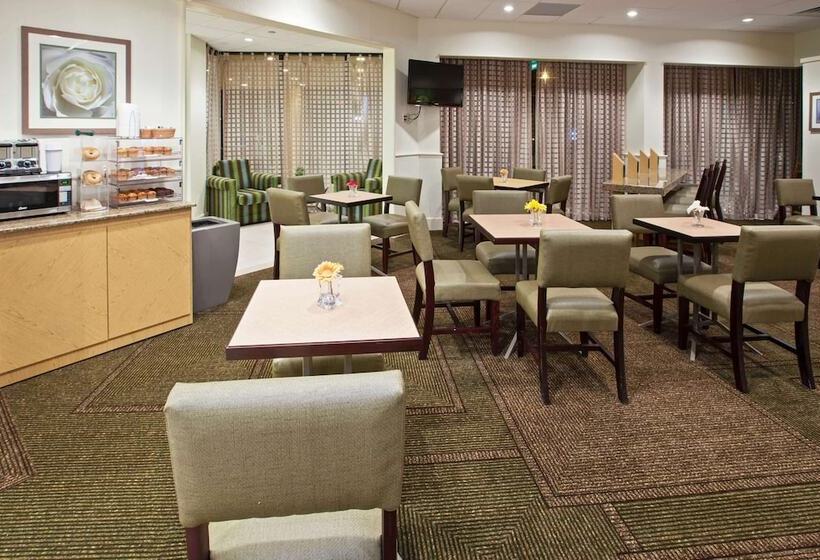 هتل La Quinta By Wyndham Nashville Airport/opryland