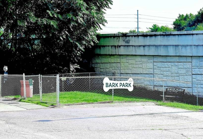 هتل La Quinta By Wyndham Nashville Airport/opryland