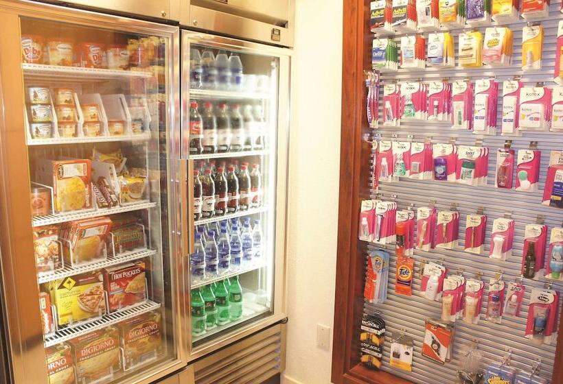 هتل La Quinta By Wyndham Nashville Airport/opryland