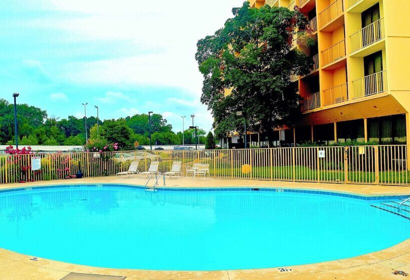 هتل La Quinta By Wyndham Nashville Airport/opryland