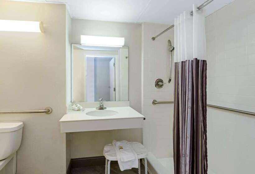 호텔 La Quinta By Wyndham New Orleans Airport