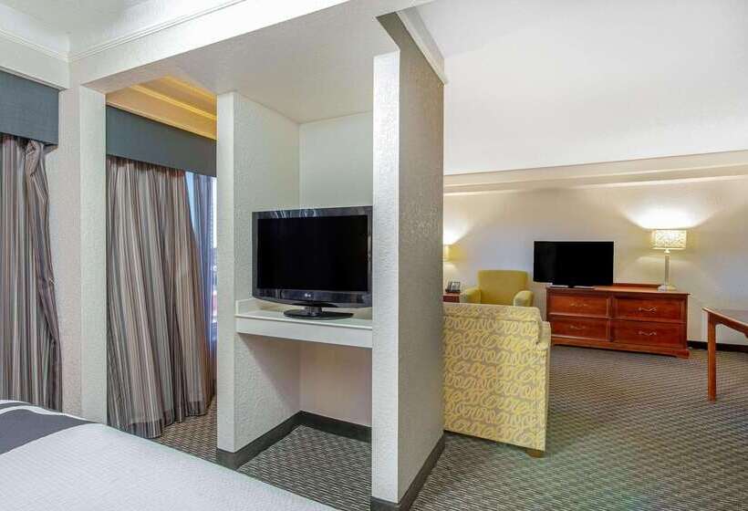 호텔 La Quinta By Wyndham New Orleans Airport