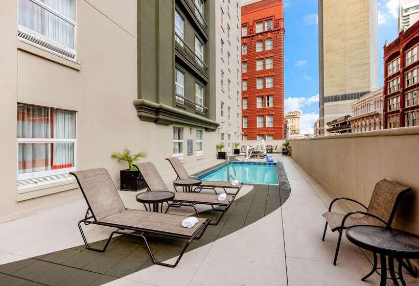 هتل La Quinta By Wyndham New Orleans Downtown