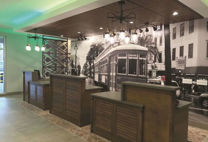 هتل La Quinta By Wyndham New Orleans Downtown