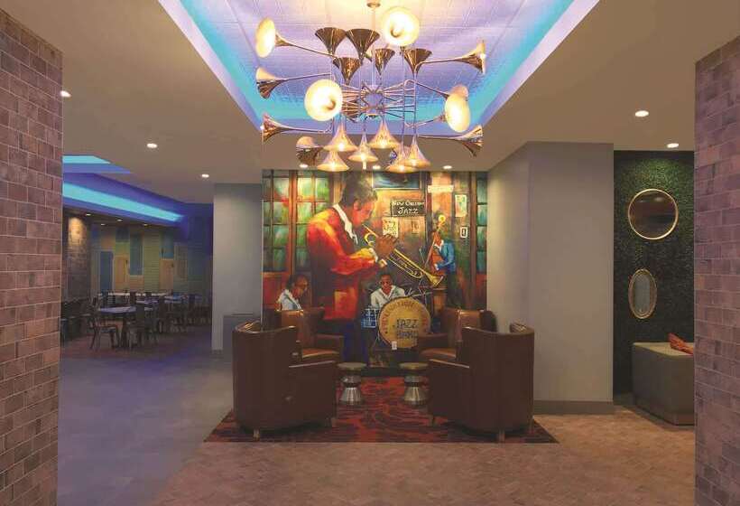هتل La Quinta By Wyndham New Orleans Downtown