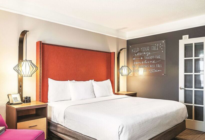هتل La Quinta By Wyndham New Orleans Downtown