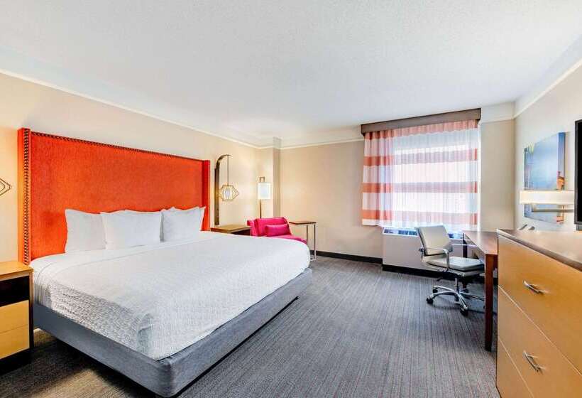 هتل La Quinta By Wyndham New Orleans Downtown
