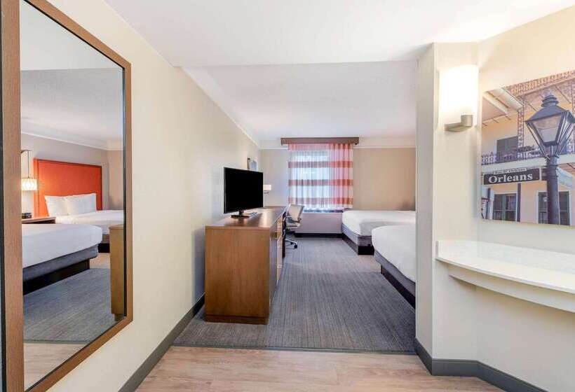 هتل La Quinta By Wyndham New Orleans Downtown