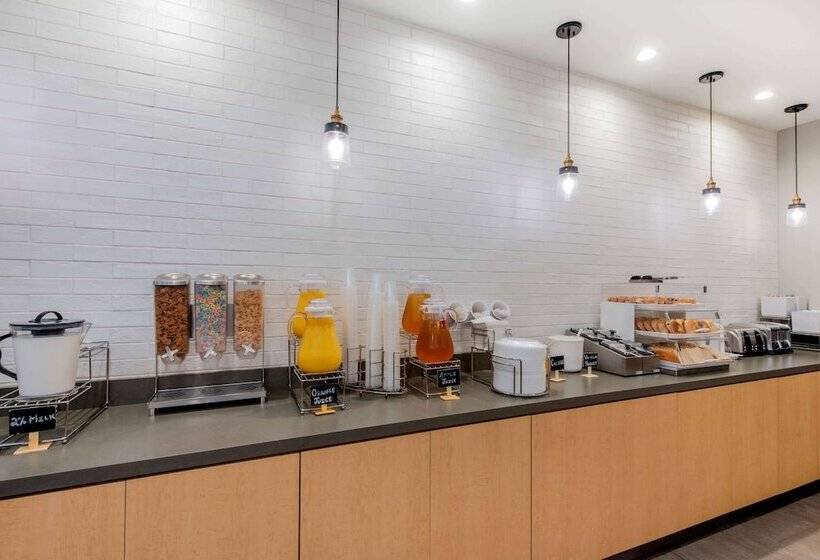 هتل La Quinta By Wyndham New Orleans Downtown