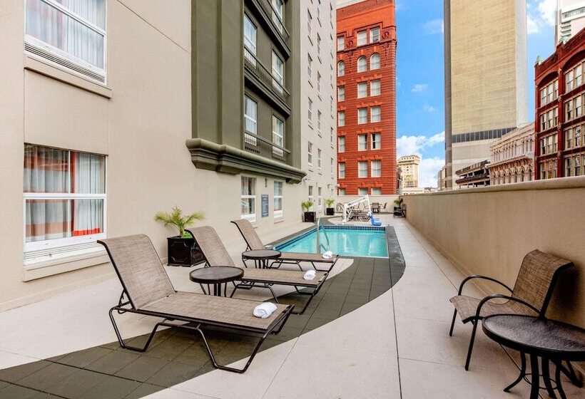 هتل La Quinta By Wyndham New Orleans Downtown