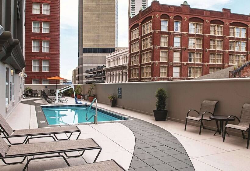 هتل La Quinta By Wyndham New Orleans Downtown