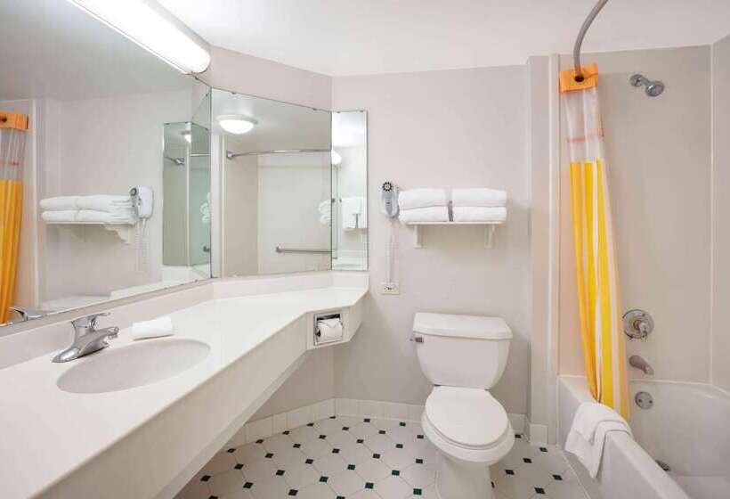 فندق La Quinta Inn & Suites By Wyndham Ocala