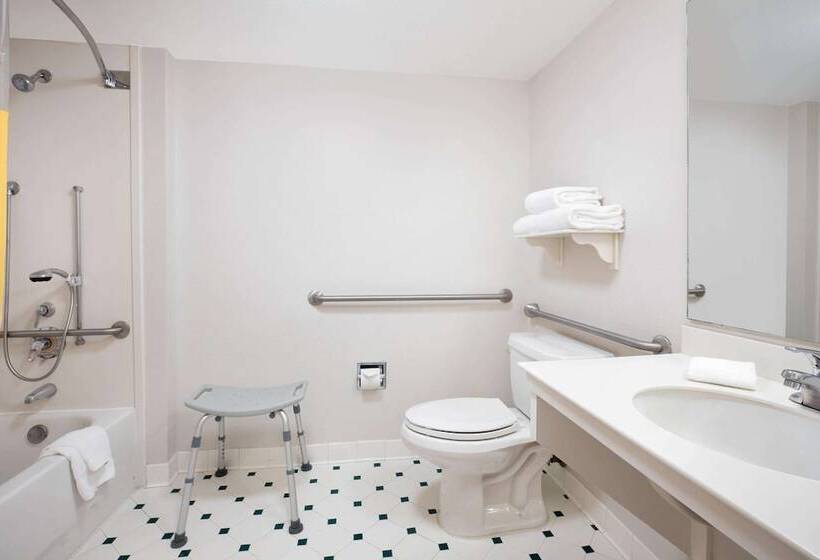 فندق La Quinta Inn & Suites By Wyndham Ocala