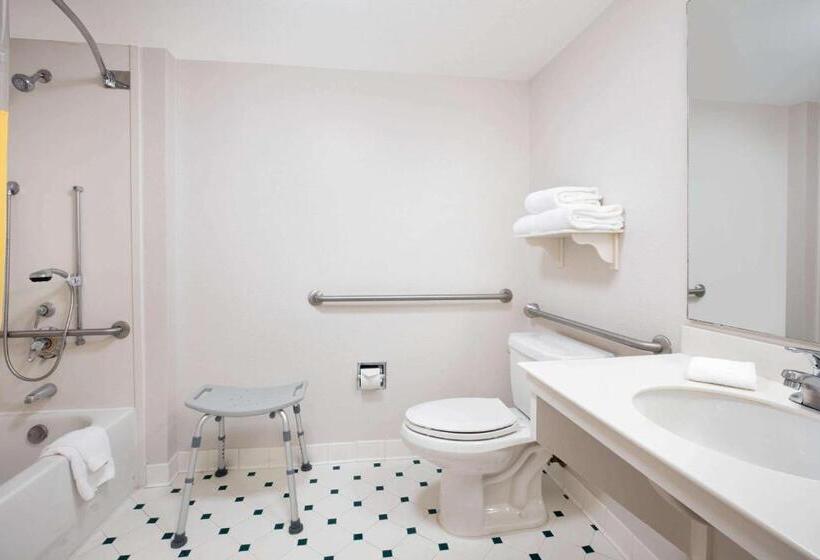 فندق La Quinta Inn & Suites By Wyndham Ocala