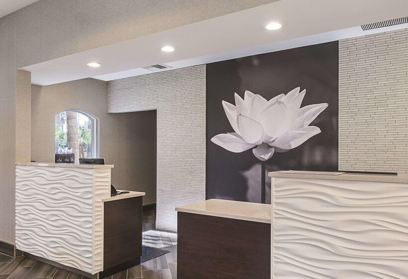 فندق La Quinta Inn & Suites By Wyndham Ontario Airport