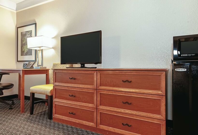 فندق La Quinta Inn & Suites By Wyndham Ontario Airport