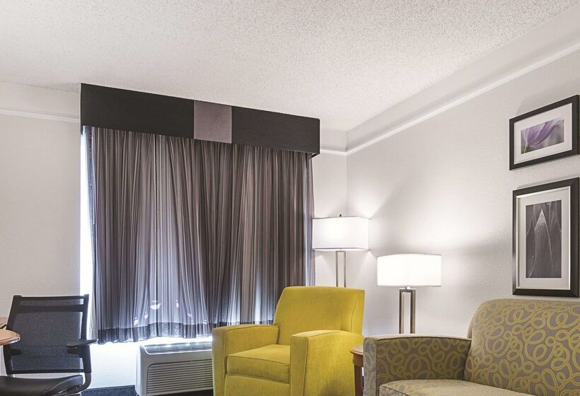 فندق La Quinta Inn & Suites By Wyndham Ontario Airport