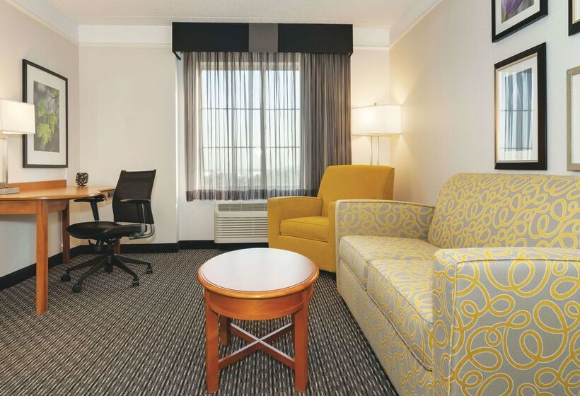 فندق La Quinta Inn & Suites By Wyndham Ontario Airport