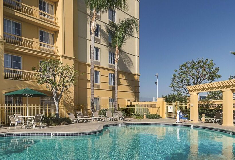 فندق La Quinta Inn & Suites By Wyndham Ontario Airport