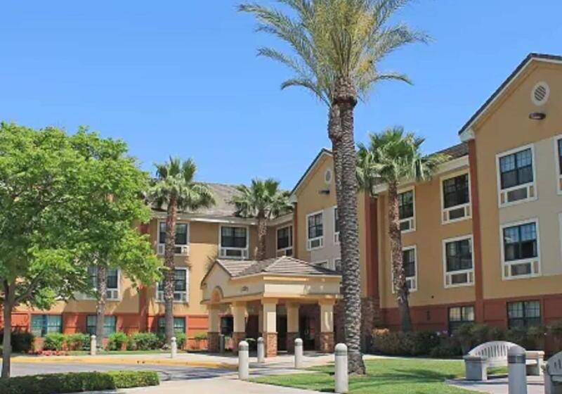 فندق La Quinta Inn & Suites By Wyndham Ontario Airport