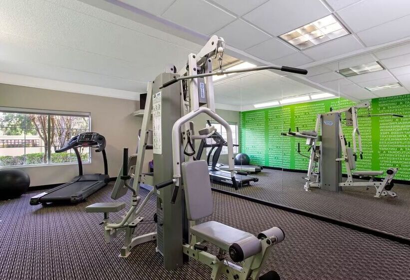 Отель La Quinta By Wyndham Orlando Airport North