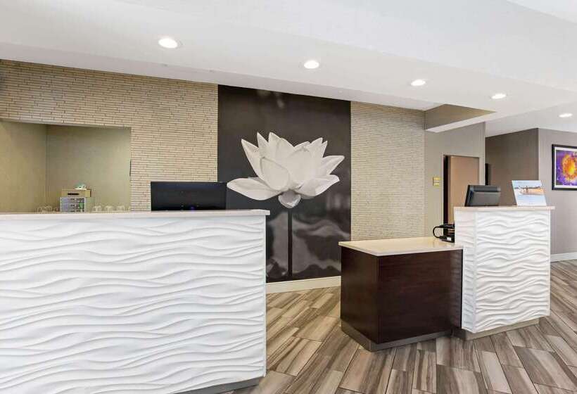 Отель La Quinta By Wyndham Orlando Airport North