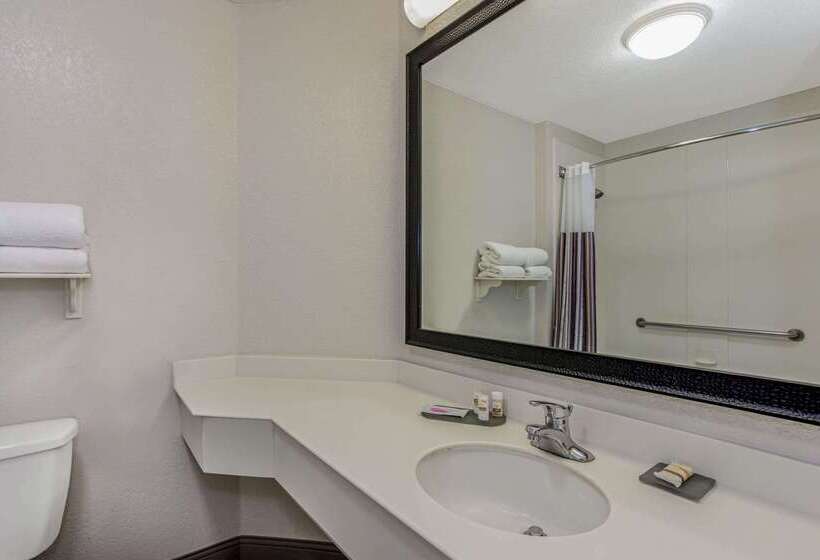 Отель La Quinta By Wyndham Orlando Airport North