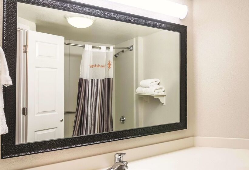 Отель La Quinta By Wyndham Orlando Airport North