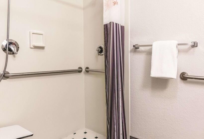 Отель La Quinta By Wyndham Orlando Airport North