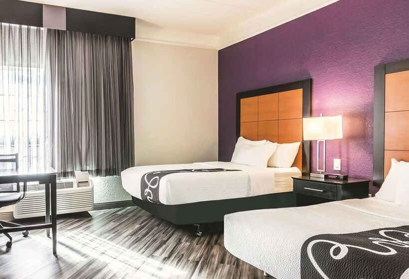 Отель La Quinta By Wyndham Orlando Airport North