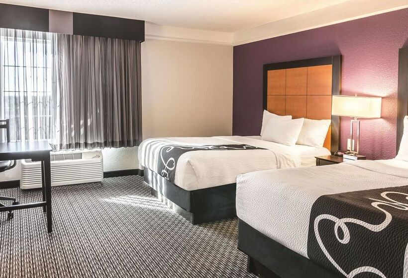 Отель La Quinta By Wyndham Orlando Airport North